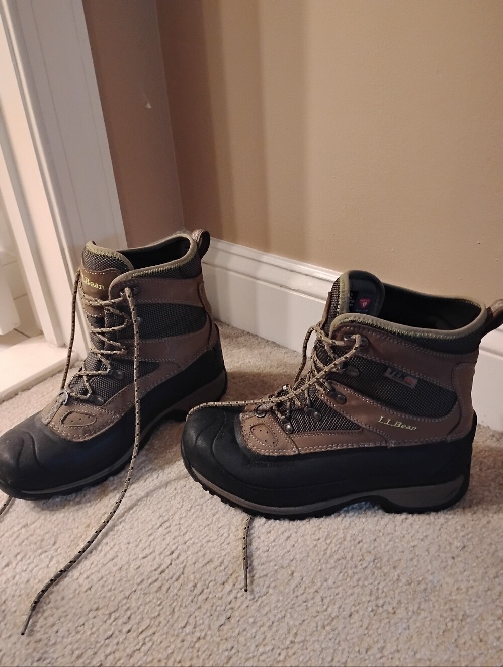 LL Bean Hiking/Winter Boots sz9